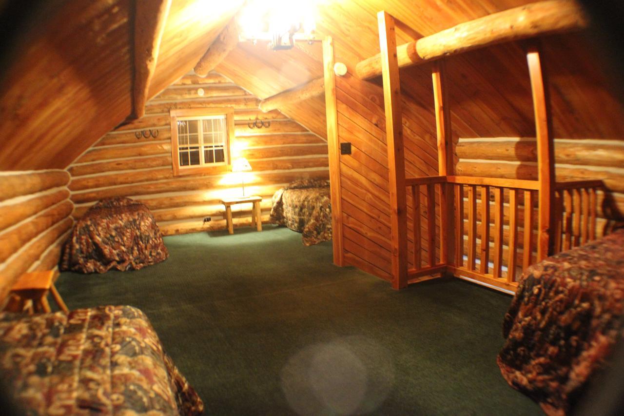מלון דובואה Crooked Creek Guest Ranch מראה חיצוני תמונה